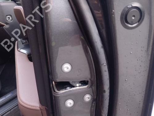 front-right-lock-lexus-lbx-_ayh1_-_aya1_-2023-39931742 main image