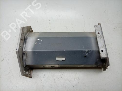 Used Front bumper reinforcement Front bumper reinforcement 37719989 37719989