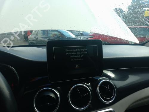Used Display monitor MERCEDES-BENZ CLA Coupe (C117) CLA 200 CDI / d (117.308) (136 hp) 32304103