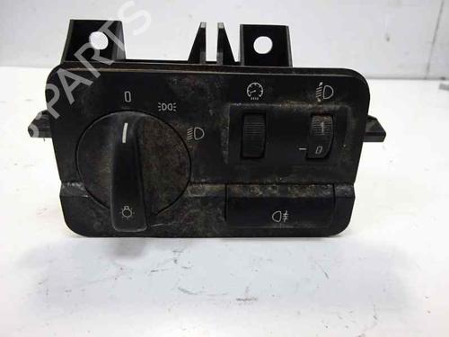 Used Headlight switch BMW 3 (E46) 320 d (136 hp) 1331887