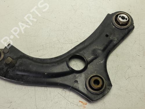 Used Right front suspension arm RENAULT CLIO V (B7_) [2019-2025]  24806346