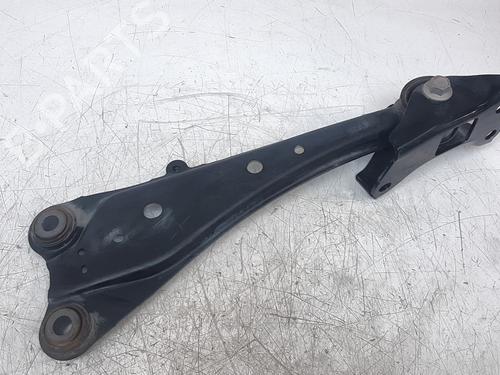 Venstre bagtil bærearm TOYOTA RAV 4 IV (_A4_) [2012-2019]  17830841