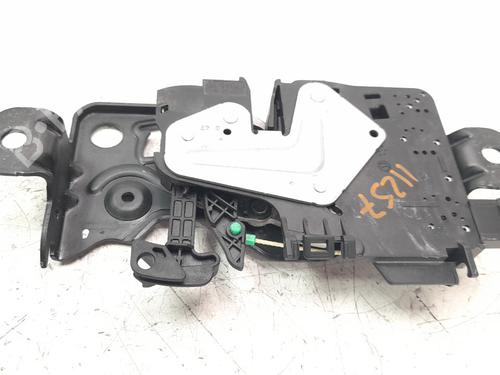 Bagklap lås BMW 1 (F40) 118 d (150 hp) 13059506
