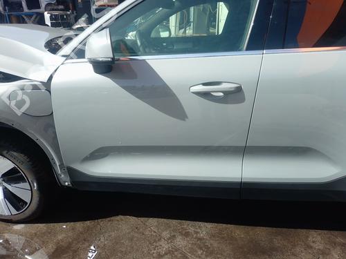 Used Left front door Left front door 38557983 38557983