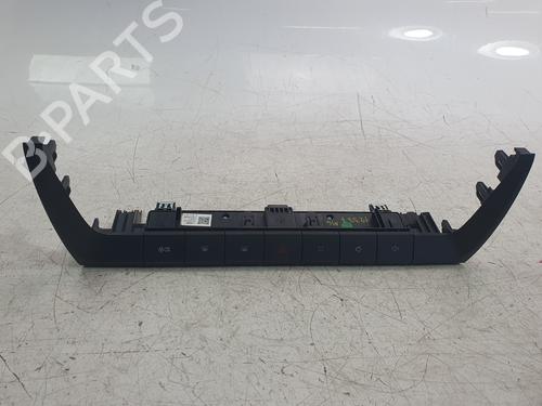 Used Warning switch Warning switch MG MG ZS SUV (AZS1) 1.5 VTi (106 hp) 34440411 34440411