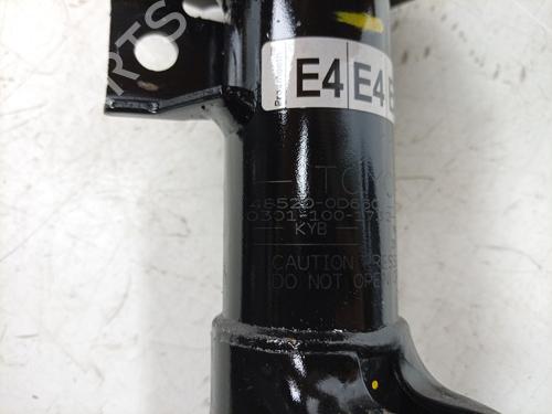 left-front-shock-absorber-toyota-yaris-_p21_-_pa1_-_ph1_-2020-33826662 main image