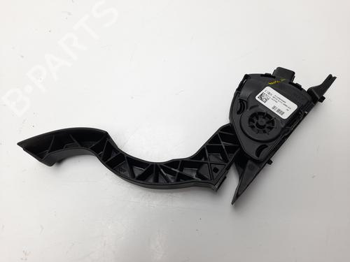 Used Pedal VOLVO V40 Hatchback (525) D2 (114 hp) 7236621
