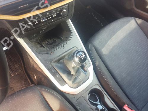 Used Gear lever SEAT ARONA (KJ7, KJP) 1.0 TSI (110 hp) 30456851