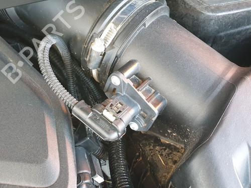 Used Mass air flow sensor BMW X2 (F39) sDrive 20 i (178 hp) 19678972