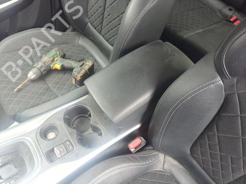 Used Armrest / Center console RENAULT KADJAR (HA_, HL_) 1.5 BLUE dCi 115 (HLA6) (116 hp) 30173556