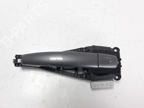 Używane Klamka zewnętrzna drzwi przednich prawych OPEL CORSA E (X15) [2014-2025]  12350254