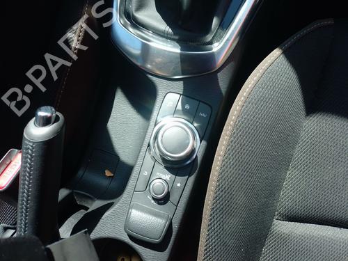 switch-mazda-2-hatchback-dl-dj-2014-33618319 main image