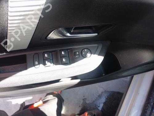 Used Left front window switch Left front window switch CITROËN C4 X (BD_, BE_, BF_) ë-C4 X (BFZKXC) (136 hp) 33826639 33826639