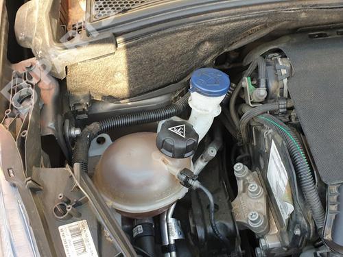 Used Windscreen washer tank Windscreen washer tank PEUGEOT 2008 I (CU_) 1.6 BlueHDi 120 (120 hp) 10734821 10734821