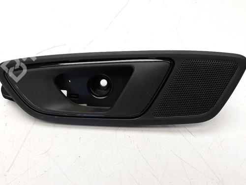 Used Rear left interior door handle Rear left interior door handle SEAT LEON (5F1) 1.2 TSI (110 hp) 10484133 10484133