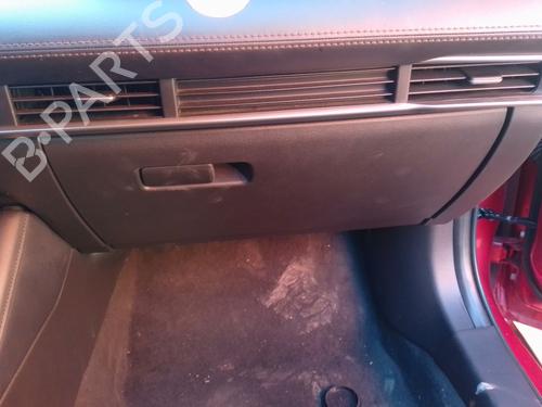 Handskerum MAZDA 3 Saloon (BP_) 2.0 SKYACTIV-G M Hybrid (BP5S, BP6S) (150 hp) 31775245