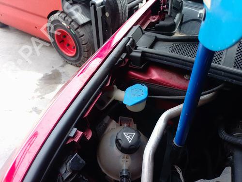 Used Windscreen washer tank Windscreen washer tank 33268441 33268441
