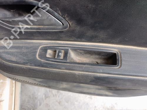 Used Right rear window switch Right rear window switch DACIA DUSTER (HM_) 1.0 TCe 100 4x4 (HMMT) (101 hp) 33273264 33273264