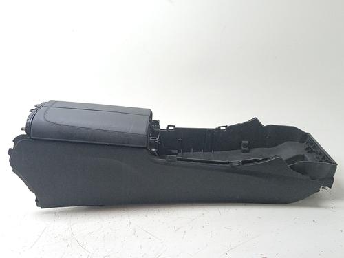 armrest-center-console-mercedes-benz-cle-c236-2023-25332909 main image