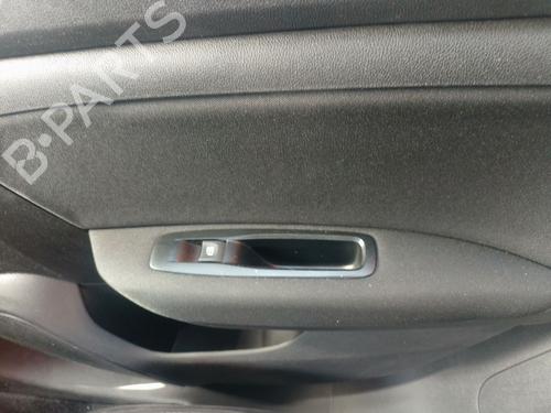 Used Right rear window switch Right rear window switch 38729033 38729033