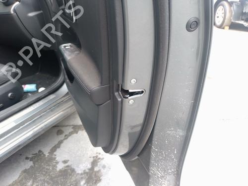 front-right-lock-mercedes-benz-c-class-w206-2021-33965156 main image