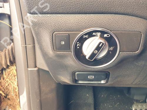 Used Headlight switch MERCEDES-BENZ CLA Coupe (C117) CLA 200 CDI / d (117.308) (136 hp) 21142464