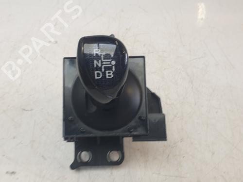 Used Gear lever TOYOTA AURIS (_E18_) 1.8 Hybrid (ZWE186_, ZWE186R) (136 hp) 27834029