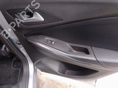 right-rear-window-switch-opel-grandland-grandland-x-a18-p1uo-2017-32197809 main image