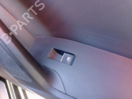Interrupteur de vitre avant droite SEAT LEON Sportstourer (KL8, KLD) 2.0 TDI (150 hp) 30627529