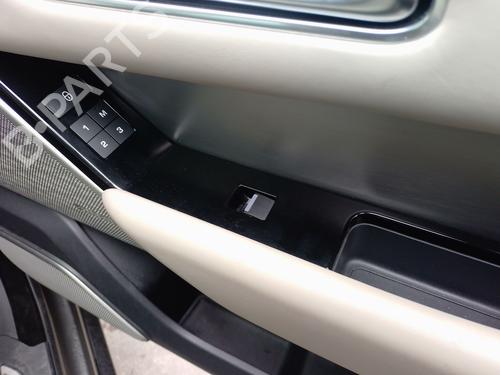 Used Right front window switch Right front window switch LAND ROVER RANGE ROVER VELAR (L560) 2.0 P300 Si4 4x4 (300 hp) 33270062 33270062