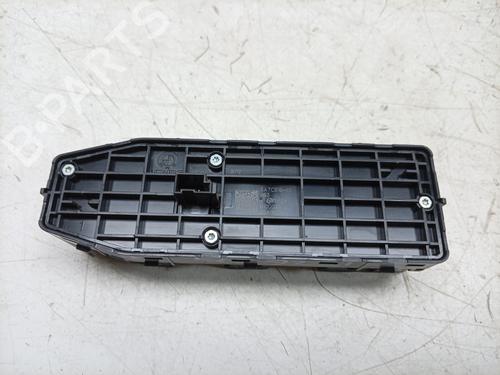 Left front window switch BMW 1 (F40) 118 d | BP37632303I27 - Image 3