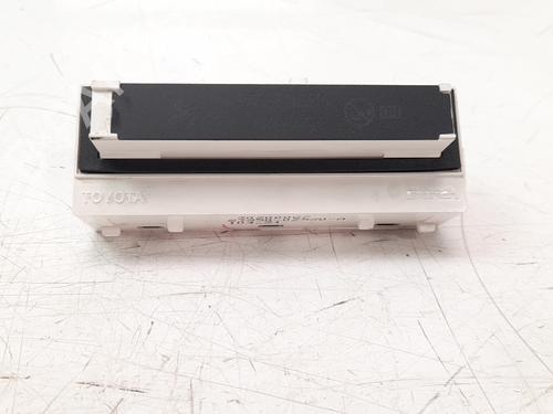 Used Display monitor TOYOTA COROLLA Hatchback (_E21_, _EA1_, _EH1_) [2018-2025]  17520341