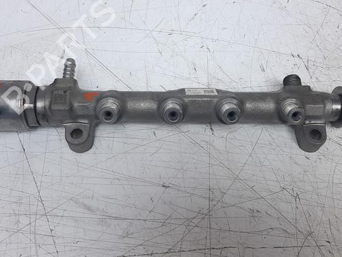 Used Injection rail AUDI Q3 (8UB, 8UG) 2.0 TDI quattro (150 hp) 15262640