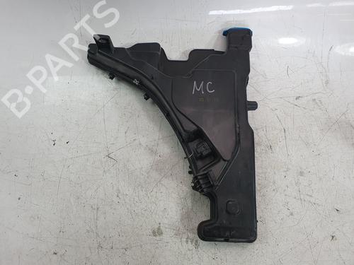 windscreen-washer-tank-audi-a4-b9-8w2-8wc-2015-33802345 main image