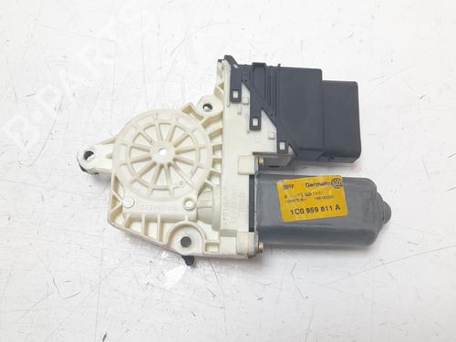 Vindusheismotor venstre bak VW GOLF IV (1J1) 1.6 16V (105 hp) 28856258