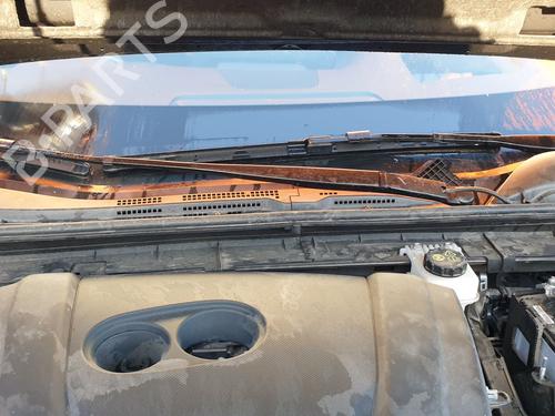 Used Front windshield wiper arm MAZDA 3 Hatchback (BP) [2018-2025]  21575681