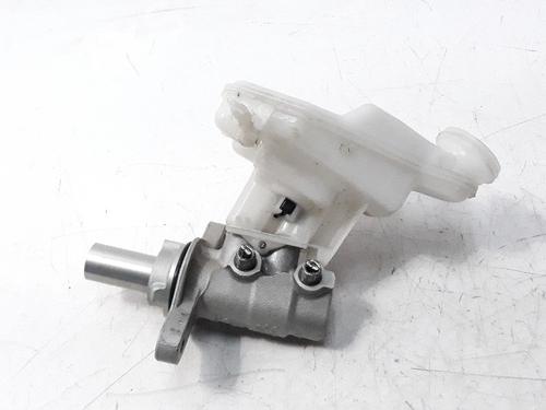 Used Brake master cylinder PEUGEOT 5008 II (MC_, MJ_, MR_, M4_) 1.5 BlueHDi 130 (MCYHZJ, MCYHZR, MCYHZX) (131 hp) 8951828