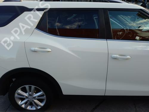 Porte arrière droite SSANGYONG XLV SUV e-XGi 160 (128 hp) 30611288