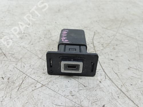 Used Electronic module Electronic module PEUGEOT 308 SW III (FC_, FJ_, FR_, F4_, FN_) PureTech 130 (FRHNSL, FRHNST) (131 hp) 40496448 40496448