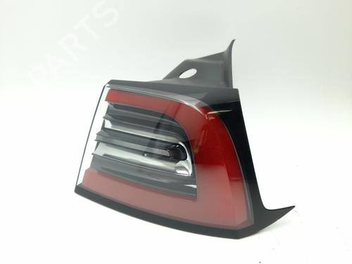 Used Right taillight Right taillight TESLA MODEL 3 (5YJ3) EV (283 hp) 34235662 34235662