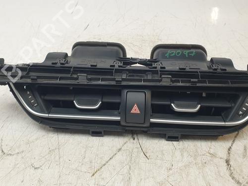 Used Air vent TOYOTA C-HR (_X1_) 1.8 Hybrid (ZYX10_, ZYX11_) (98 hp) 30062058