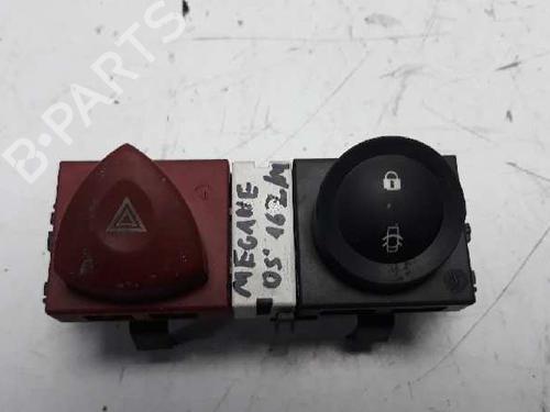 Used Warning switch RENAULT MEGANE II (BM0/1_, CM0/1_) [2001-2012]  4940562
