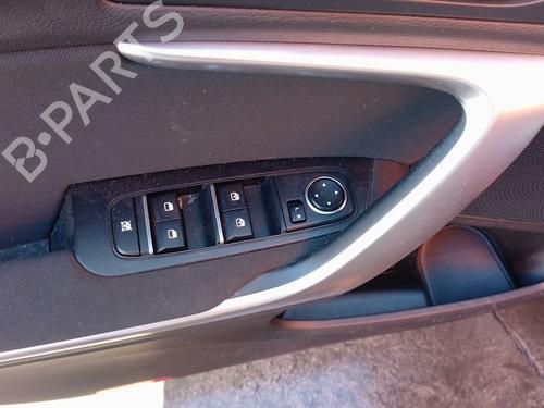 Used Left front window switch KIA XCEED (CD) 1.0 T-GDI (120 hp) 30900236