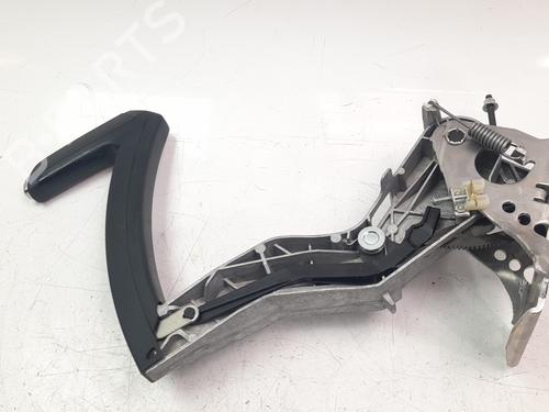 Frein à main RENAULT MEGANE IV Hatchback (B9A/M/N_) 1.2 TCe 100 (B9MS) (100 hp) 15410068
