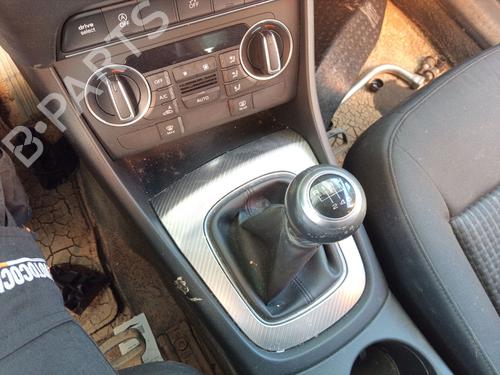 Used Gear lever AUDI Q3 (8UB, 8UG) 1.4 TSI (150 hp) 27675417