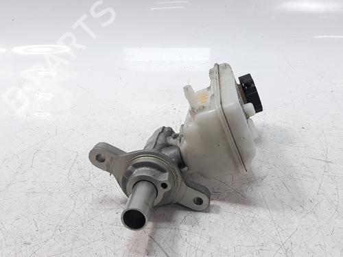 Used Brake master cylinder RENAULT KANGOO / GRAND KANGOO II (KW0/1_) [2008-2025]  15525922