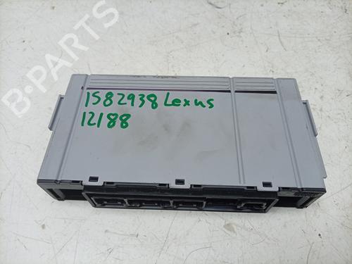 Used Fuse box Fuse box 39399825 39399825