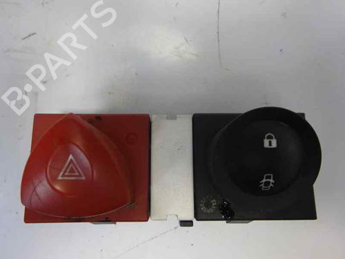 Pulsante luci di emergenza RENAULT MEGANE II Saloon (LM0/1_) 1.9 dCi (LM0G, LM1G, LM2C) (120 hp) 3469808