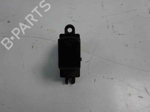 Used Right rear window switch NISSAN NAVARA NP300 (D40) 2.5 dCi 4WD (D40TT, D40T, D40M, D40BB) (190 hp) 1369740