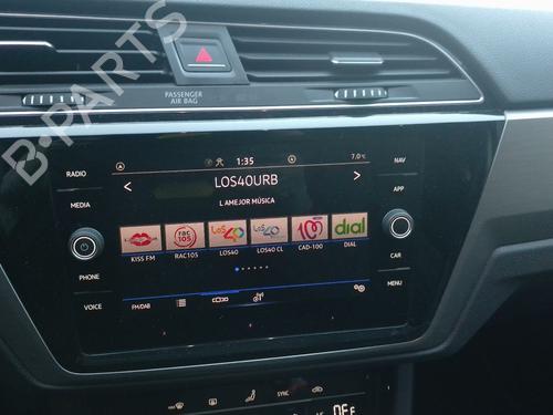 Used Display monitor VW TOURAN (5T1) [2015-2026]  31308103